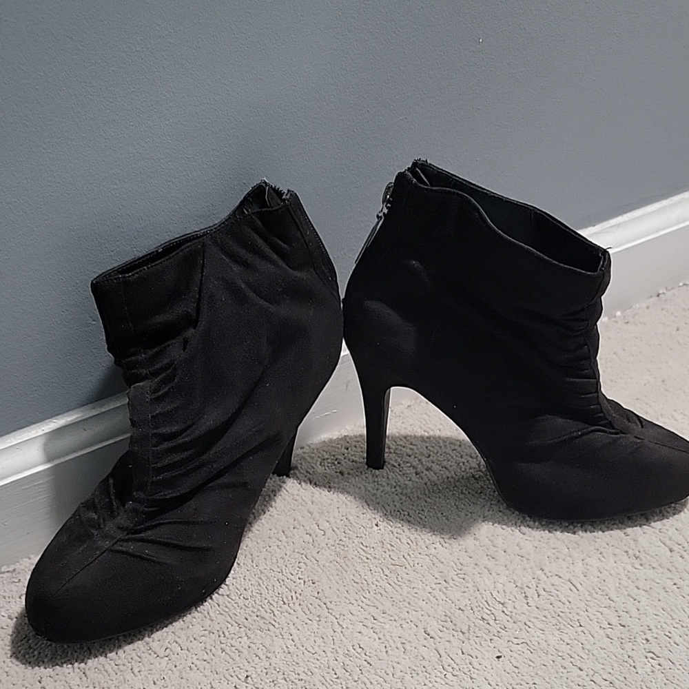 Elegant Black Ankle Boots